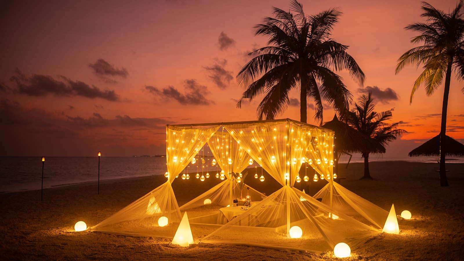 F_Kuredu_F&B_DestinationDining_VeliDinner_Nov_2022_IMG_3745 Romantic Veli dinner on the beach at Kuredu Maldives resort