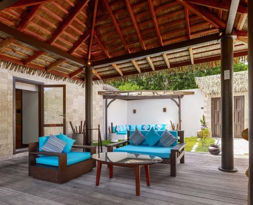 KUR_PPVFS_2025_3_Add(2)_1600x900 Семейный люкс с частным бассейном на Kuredu Island Resort & Spa на Мальдивах с гостиной и террасой на открытом воздухе